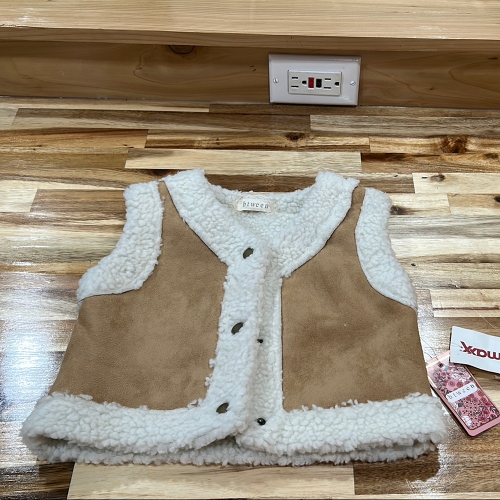 btween Tan and White Sherpa Vest Accessories